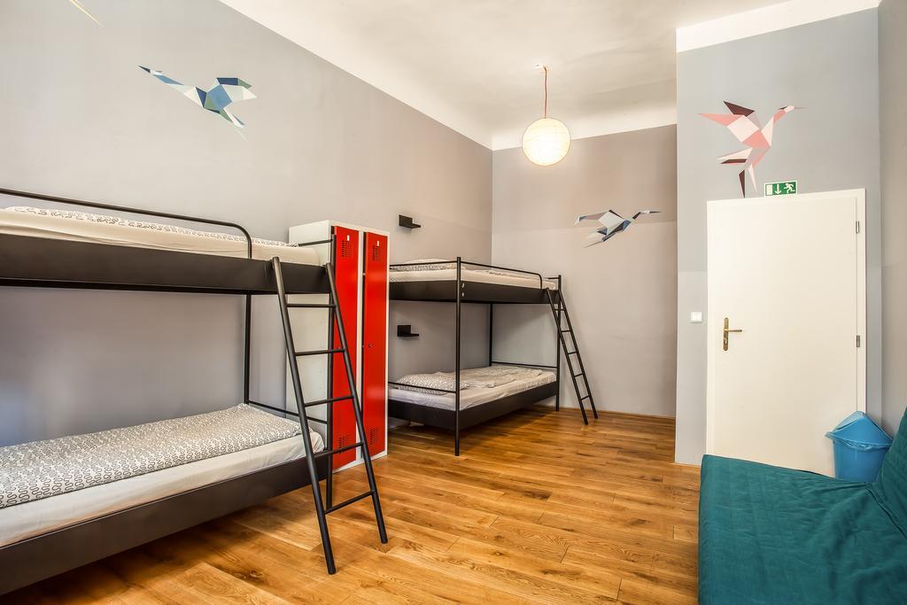 Ahoy! Hostel *