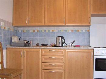 Apartments At The Golden Plough Apartment
