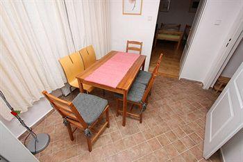 Apartment Apartments At The Golden Plough Prague