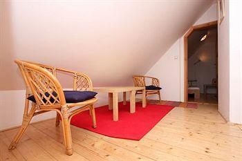 Apartments At The Golden Plough Apartment