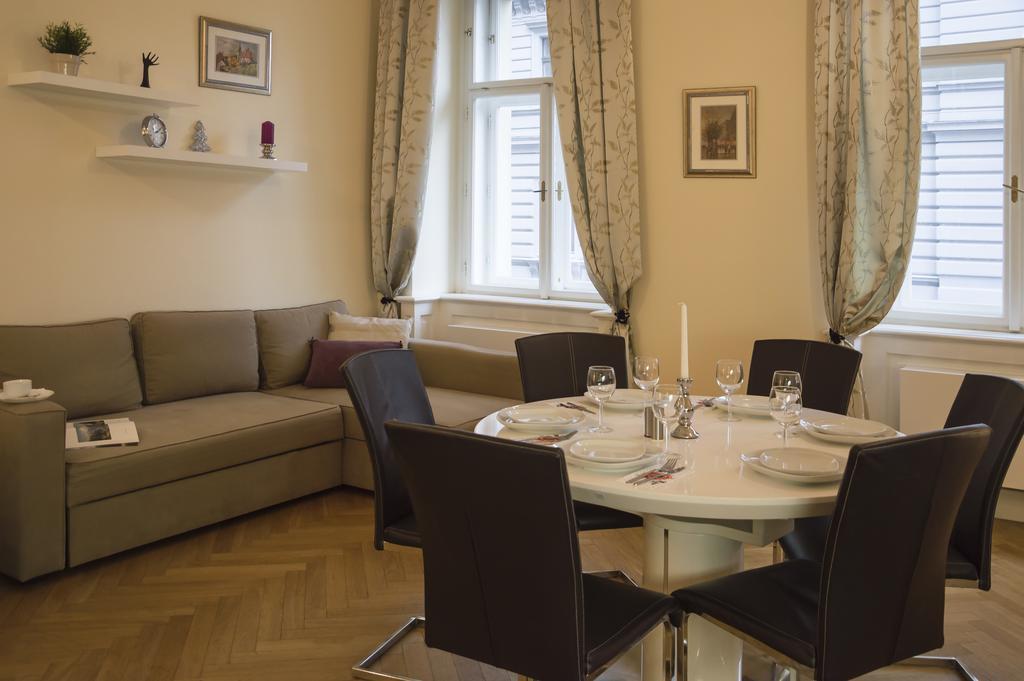 Modern Všehrdova Apartmán