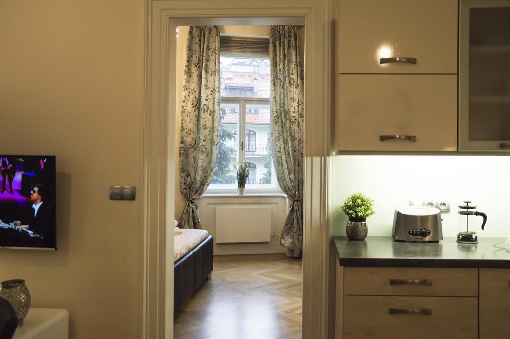 Modern Všehrdova Apartmán *