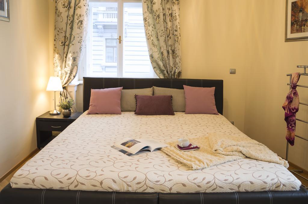 Modern Všehrdova Apartmán Praha