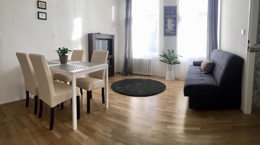 Apartment Beautiful In Prague