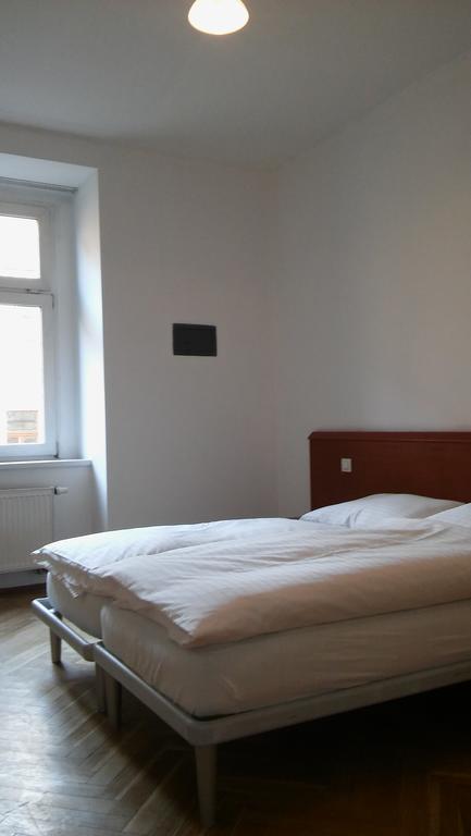 Plzenska 26