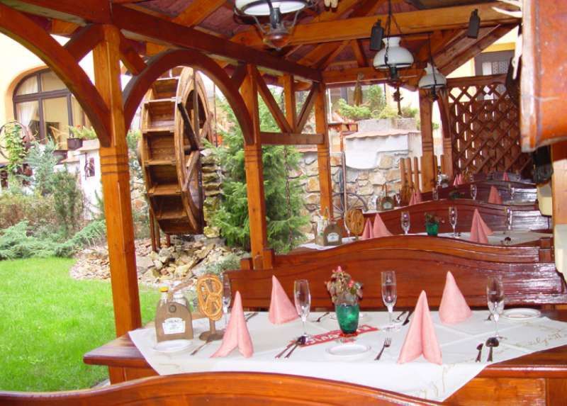 Selsky Dvur - Bohemian Village Courtyard Hotel 4*