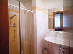Hotell Art 4*