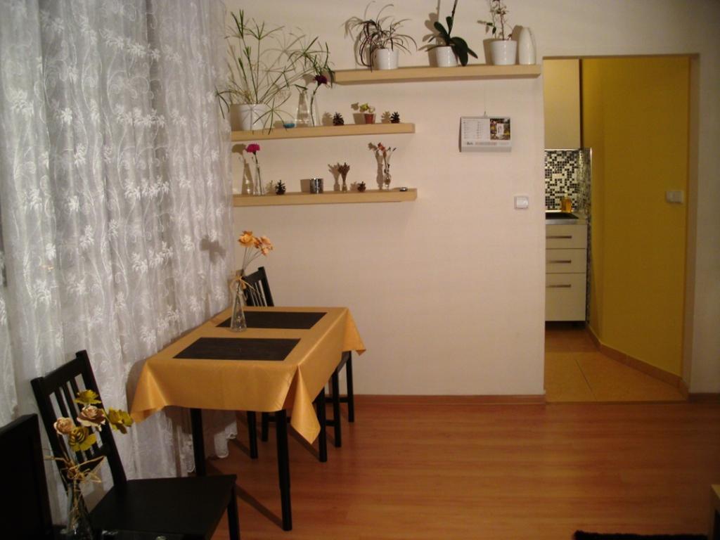 Aisha Apartment