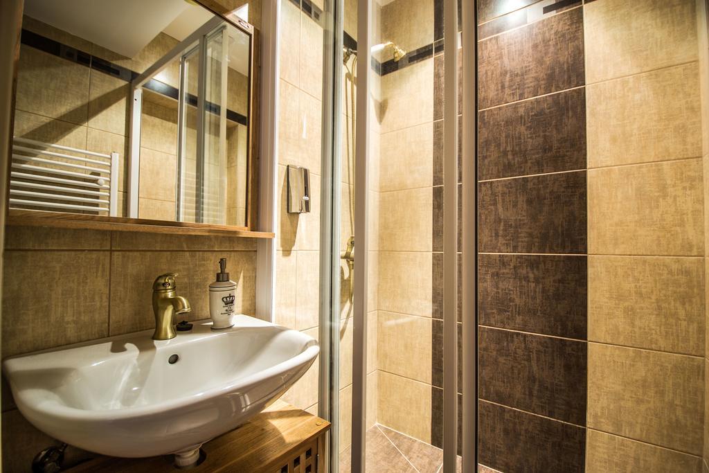 Colonial Ruterra 2bdr Lägenhet *