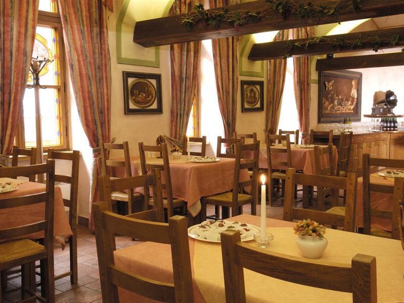 Selsky Dvur - Bohemian Village Courtyard Hotel 4*