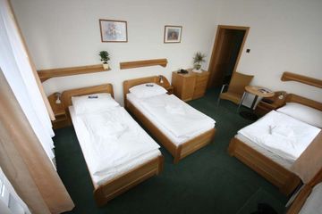 Hotell Otar 3*