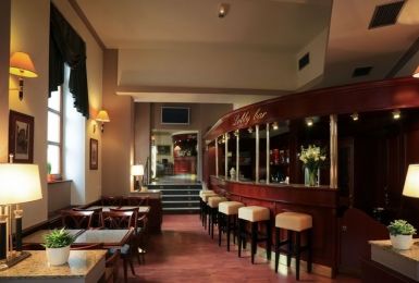 Carlton Hotel