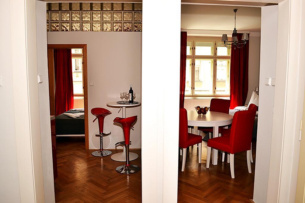 Classic 2bdr By Ruterra Apartment
