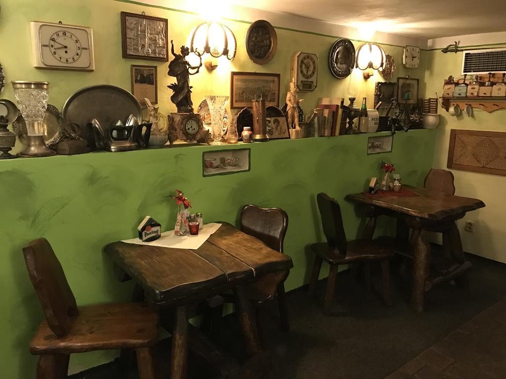 & Restaurant Tkalcovsky Dvur