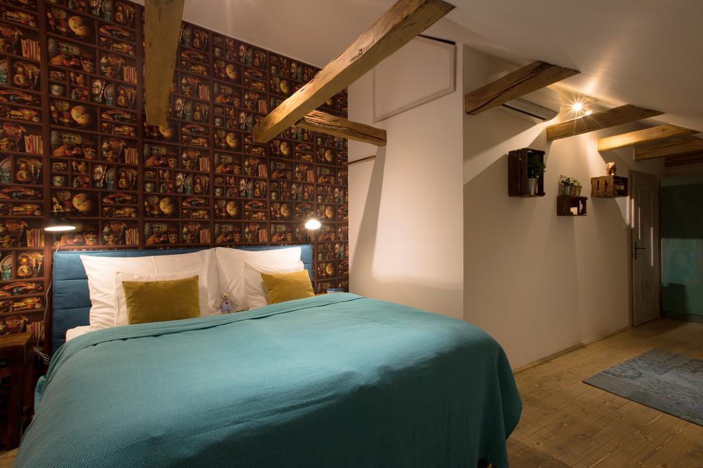 Bohemian Chic 2 Bedroom 2 Bathroom Loft With Hanging Chair