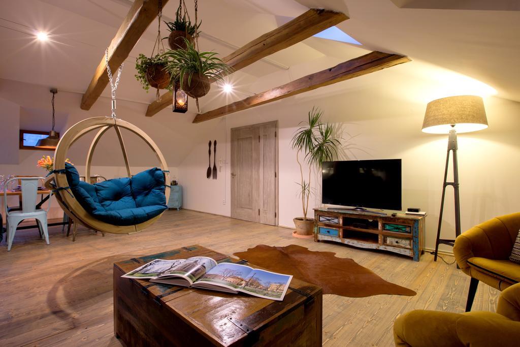 Bohemian Chic 2 Bedroom 2 Bathroom Loft With Hanging Chair Apartment