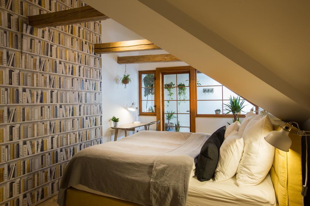Apartment Bohemian Chic 2 Bedroom 2 Bathroom Loft With Hanging Chair Prag