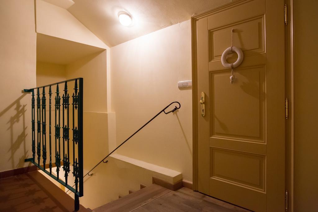 Bohemian Chic 2 Bedroom 2 Bathroom Loft With Hanging Chair Apartment Prag