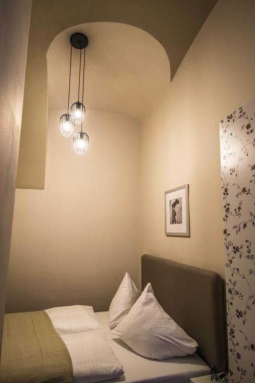 Apartment 4bdr Historical Spirit By Ruterra Prague