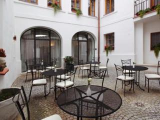At The Grape Hotell