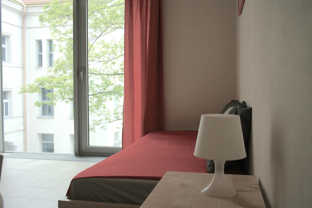 Modern And Cozy Close To Center Apartment Prag