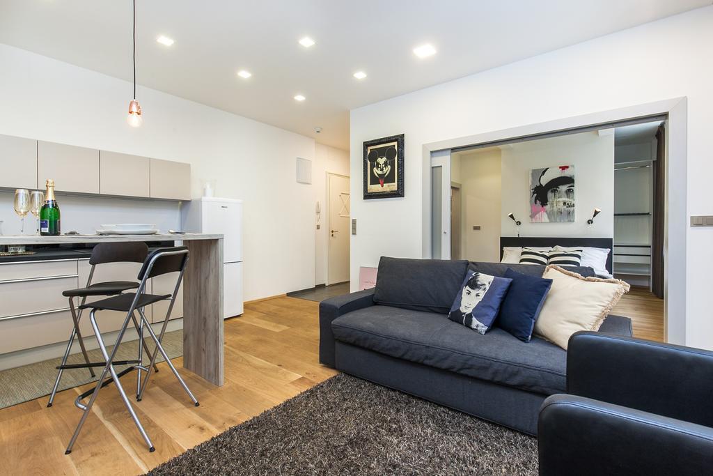 Wishlist Residences - Karlin Free Parking