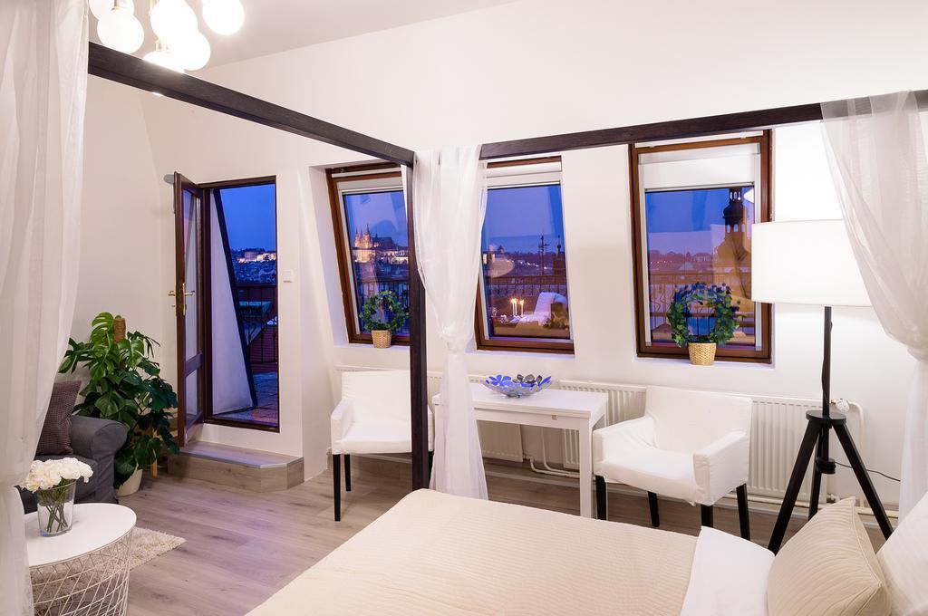 A/c + Terrace Breakfast At Tiffany's Prague