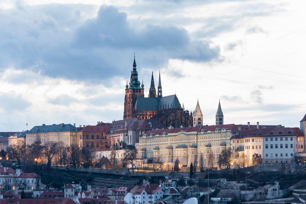 Glamour Premium Prag