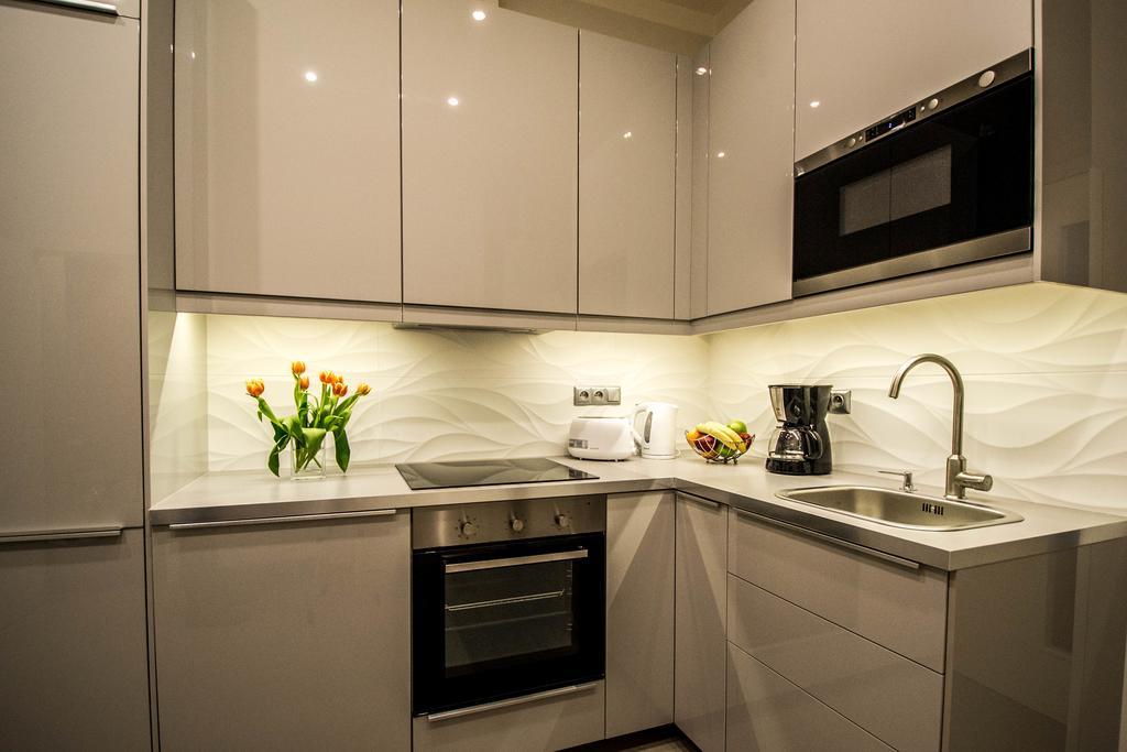 Bourgeois In Cultural Heritage Building By Ruterra Apartment *