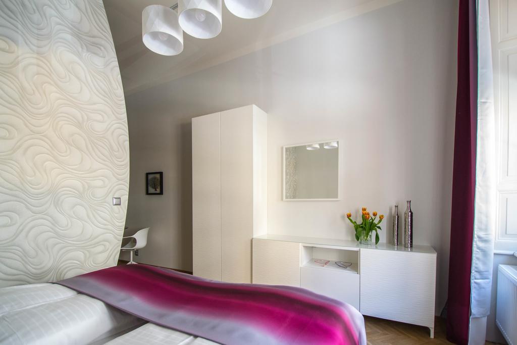 Bourgeois In Cultural Heritage Building By Ruterra Prag