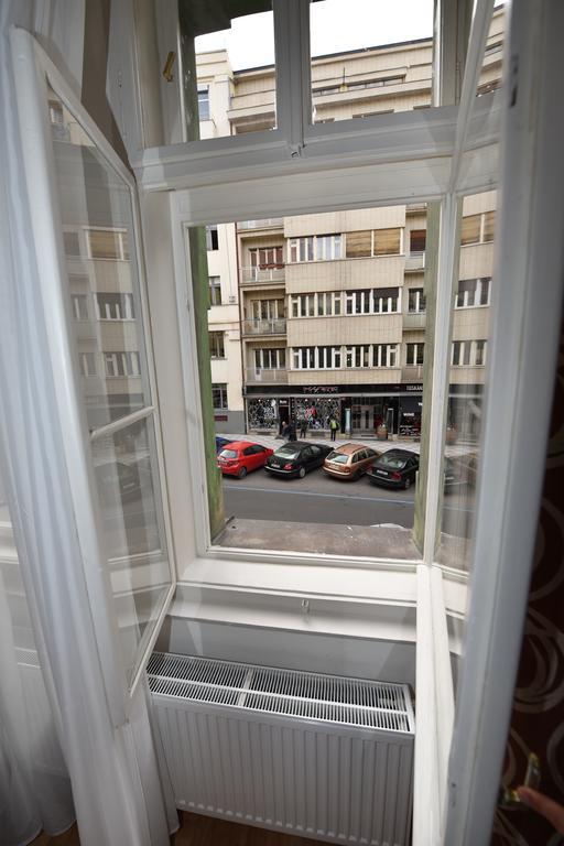 Bourgeois In Cultural Heritage Building By Ruterra Lägenhet