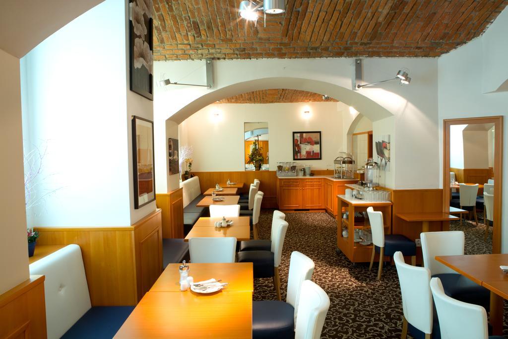 Máchova Hotel