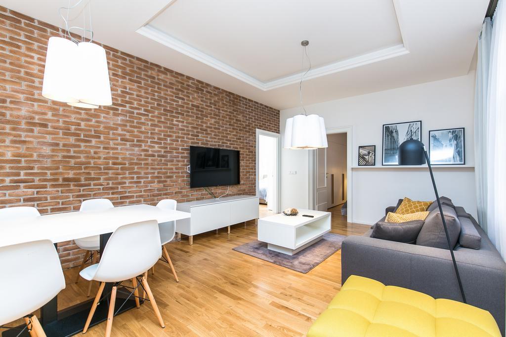 Wishlist Residences - Karlin Free Parking