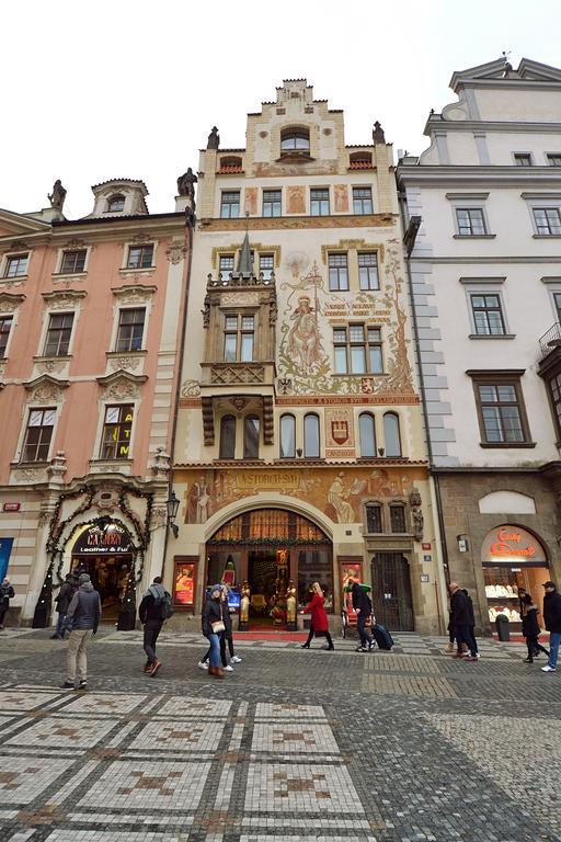 Cozy Flat By The Astronomical Clock Lägenhet