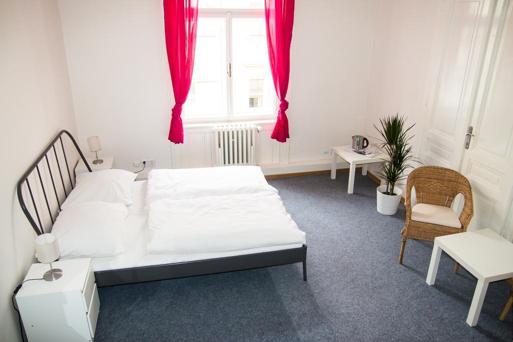 Franz Kafka Hostel *