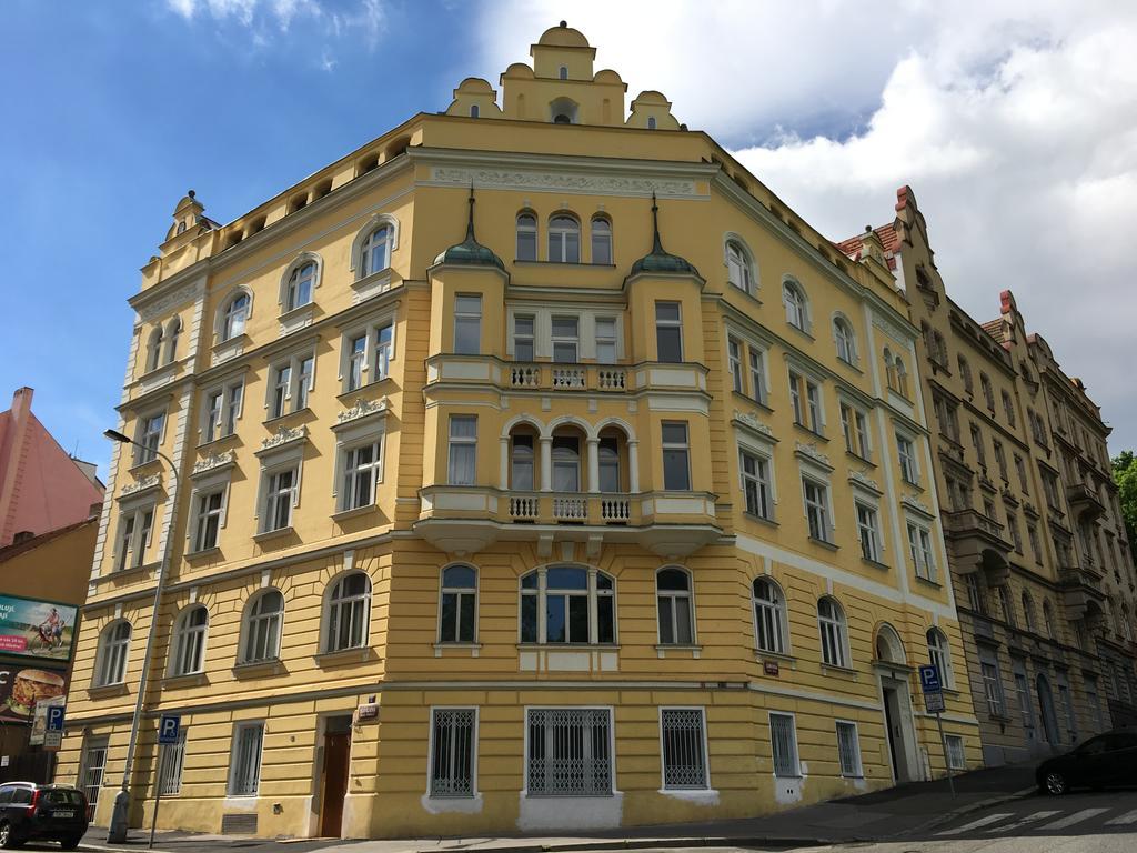 Lumirova