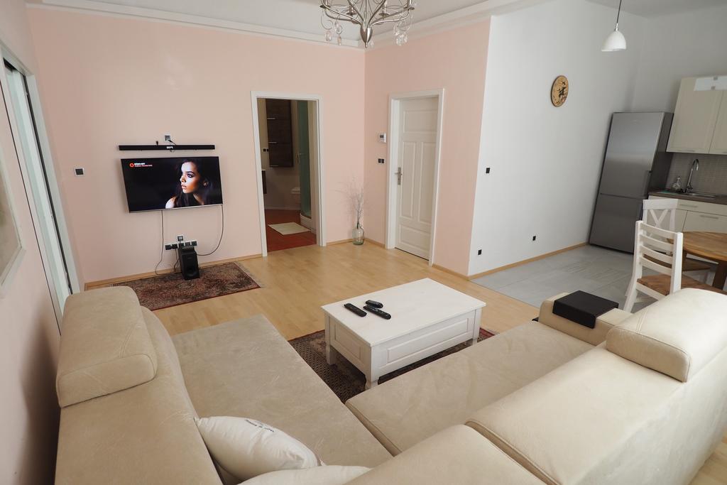 Art Nouveau Apartment *