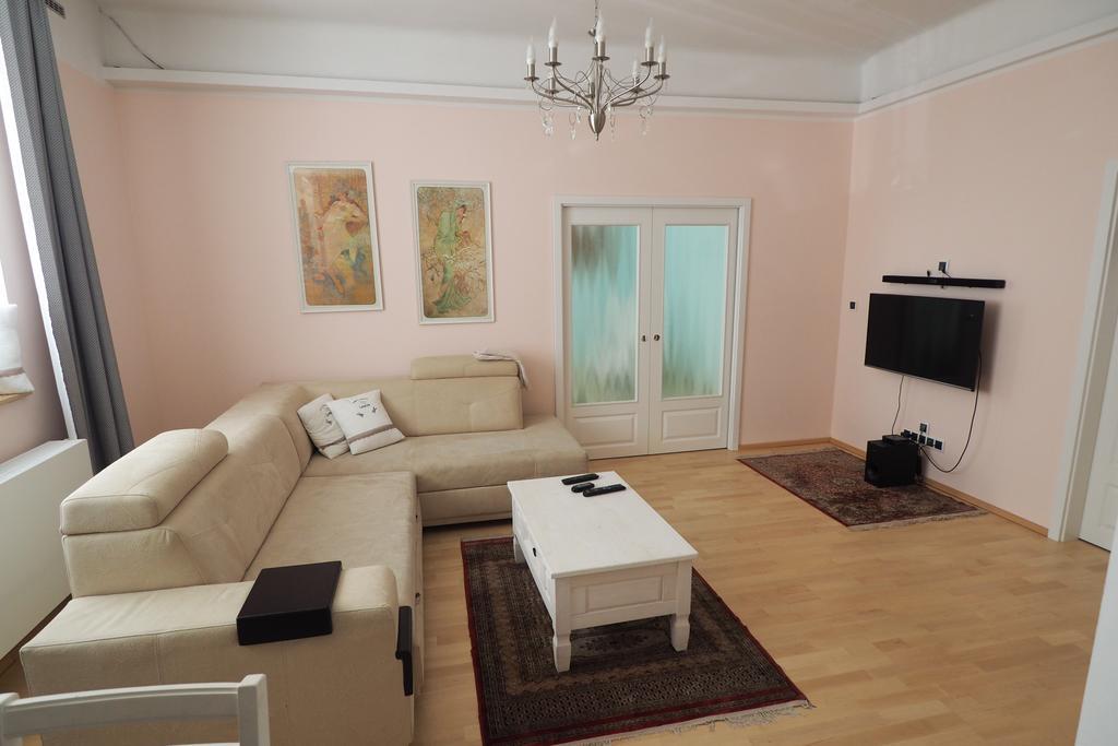 Art Nouveau Apartment *