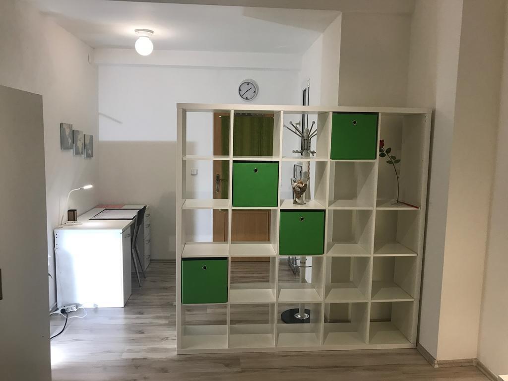 Big Homebase With Billardtable * Praha