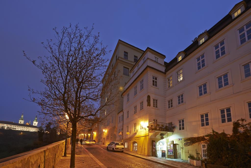 Golden Apple Apartment *