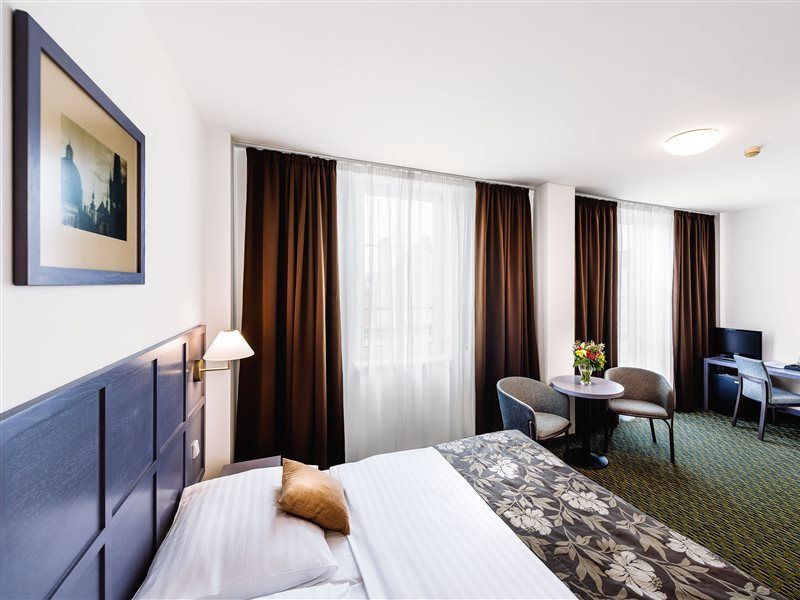 Central Hotel 3*