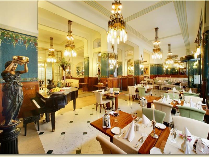 Paris Hotel