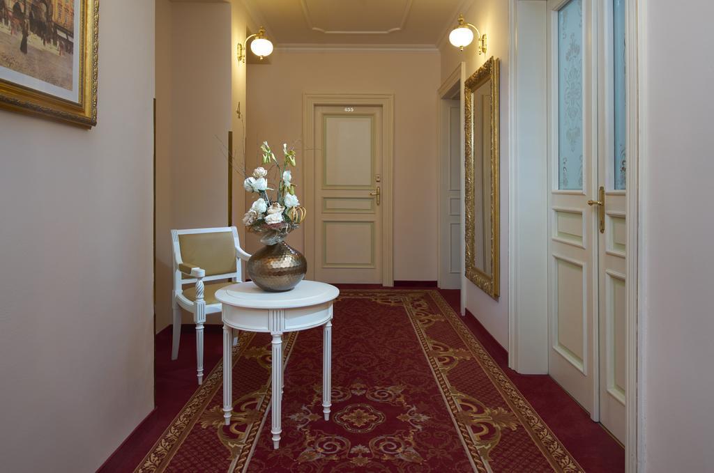 Alqush Downtown Hotell Prag