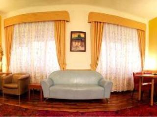 Cloister 3*