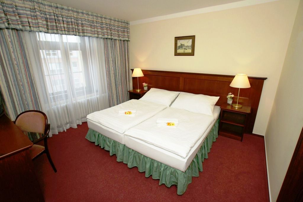 Hotel Lunik 3*