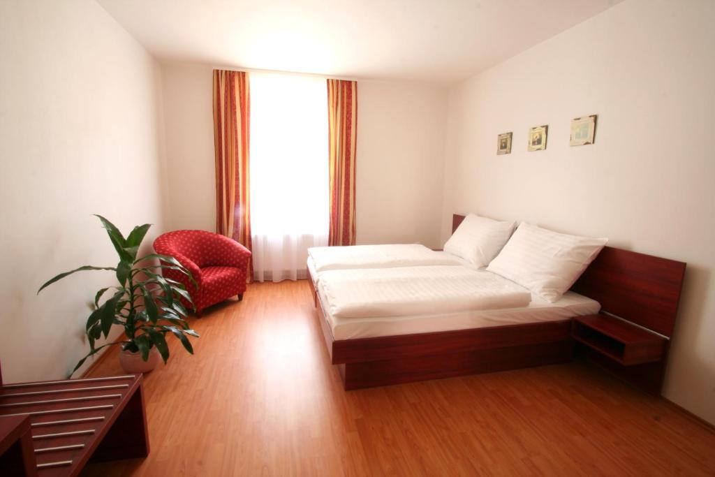 Susa Aparthotel 3*