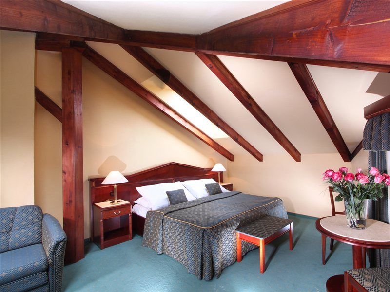 Carlton Hotel 4*