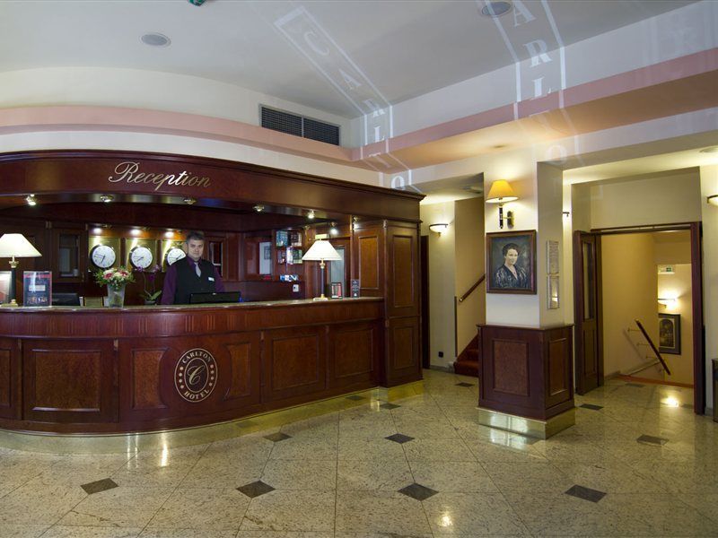 Carlton Hotel