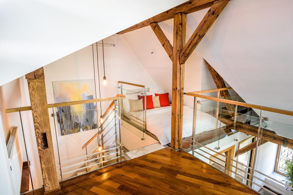 Apartment Triplex Kings In Old Town Prag