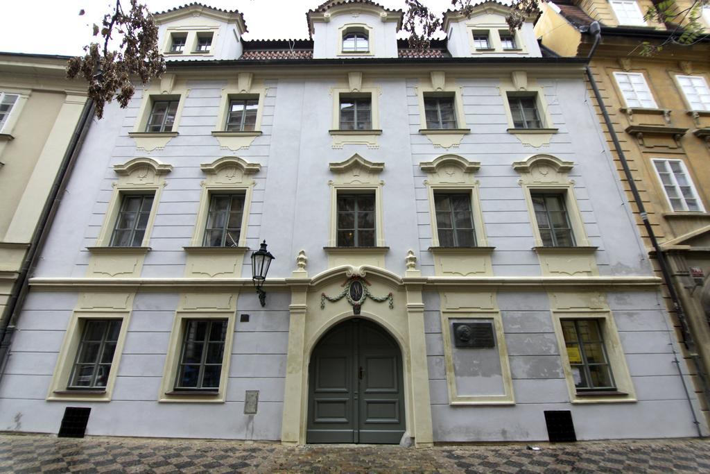 Apartmán U Obecniho Dvora *